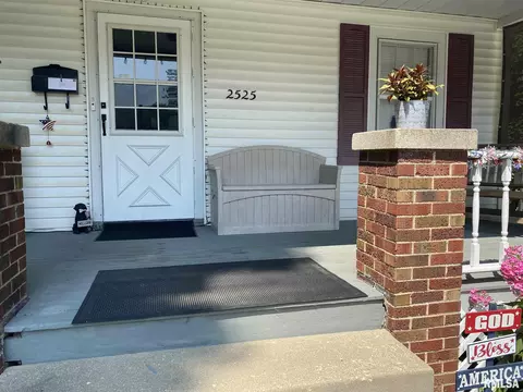 2525 S 6th St, Springfield, IL 62703 photo 2
