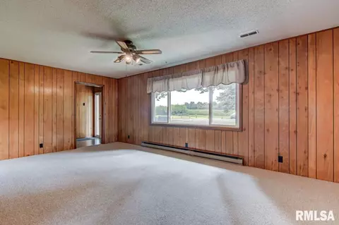 25876 Spaulding Rd, Greenview, IL 62642 photo 5