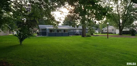 930 Flossmore Dr, Springfield, IL 62711 photo 2