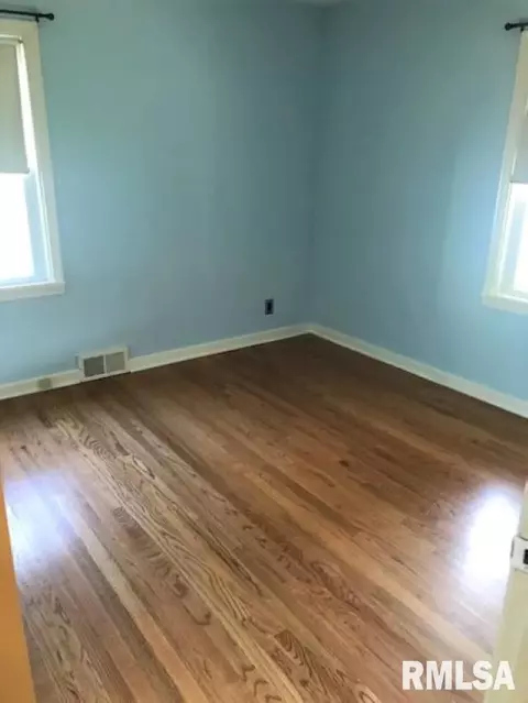 2316 S Spring St, Springfield, IL 62704 photo 9