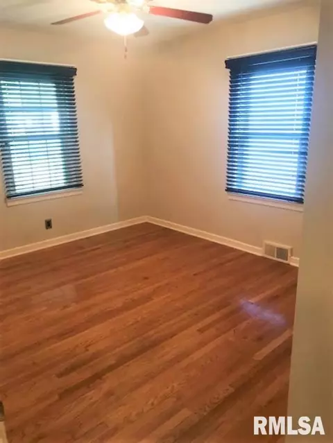 2316 S Spring St, Springfield, IL 62704 photo 10