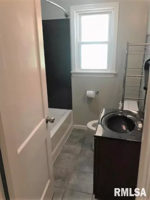 2316 S Spring St, Springfield, IL 62704 photo 12