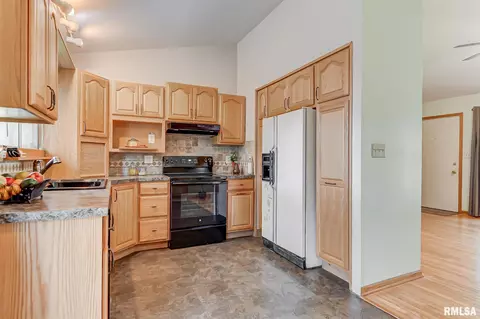 6 Leeds Dr, Springfield, IL 62702 photo 8