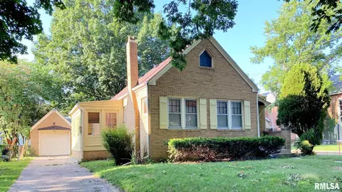830 W Edwards St, Springfield, IL 62704 photo 2