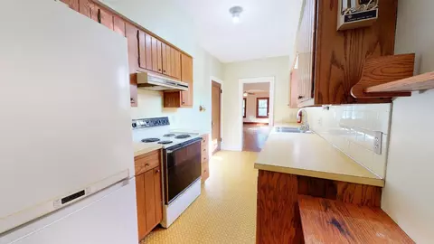 830 W Edwards St, Springfield, IL 62704 photo 7