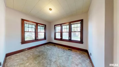 830 W Edwards St, Springfield, IL 62704 photo 11