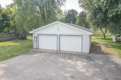 700 N Monroe St, Abingdon, IL 61410 photo 2