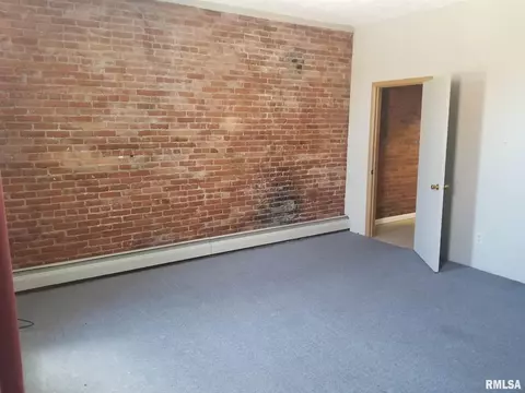 149 E Jackson St, Virden, IL 62690 photo 12