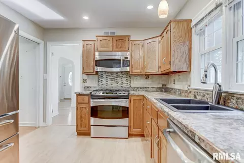 2043 S Walnut Rd, Springfield, IL 62704 photo 11