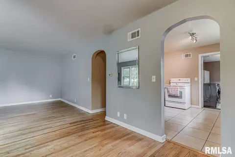3209 S 5th St, Springfield, IL 62703 photo 7