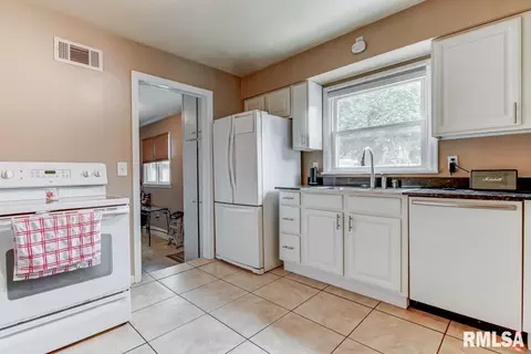 3209 S 5th St, Springfield, IL 62703 photo 12