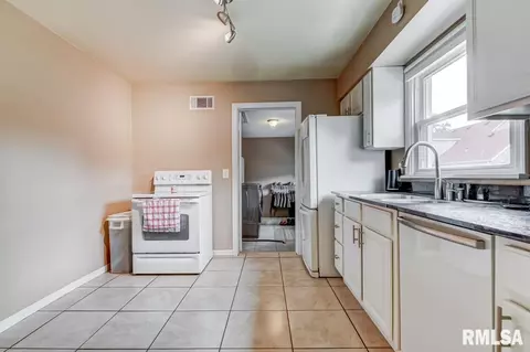 3209 S 5th St, Springfield, IL 62703 photo 13