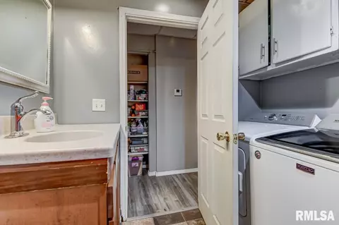 2012 S Spring St, Springfield, IL 62704 photo 23