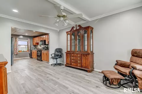 2012 S Spring St, Springfield, IL 62704 photo 10