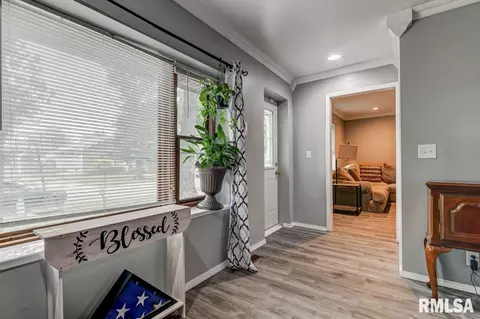 2012 S Spring St, Springfield, IL 62704 photo 9