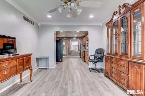2012 S Spring St, Springfield, IL 62704 photo 8