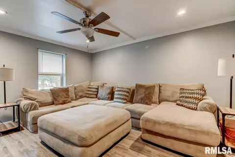2012 S Spring St, Springfield, IL 62704 photo 6