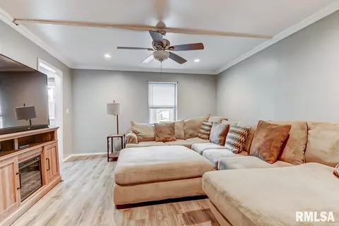 2012 S Spring St, Springfield, IL 62704 photo 5