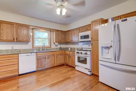 2744 Hedge Ln, Springfield, IL 62707 photo 8