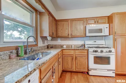 2744 Hedge Ln, Springfield, IL 62707 photo 9
