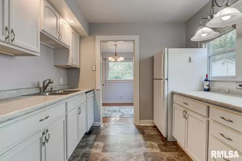 3324 S Spring St, Springfield, IL 62703 photo 10
