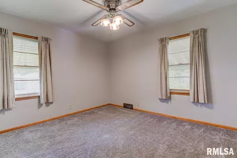 2373 E Converse Ave, Springfield, IL 62702 photo 12