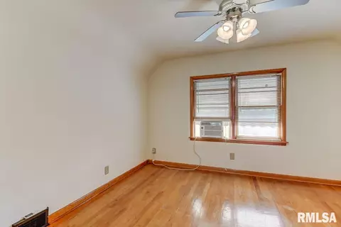 2373 E Converse Ave, Springfield, IL 62702 photo 18