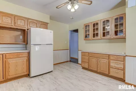 2373 E Converse Ave, Springfield, IL 62702 photo 9