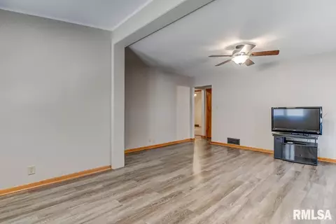2373 E Converse Ave, Springfield, IL 62702 photo 5