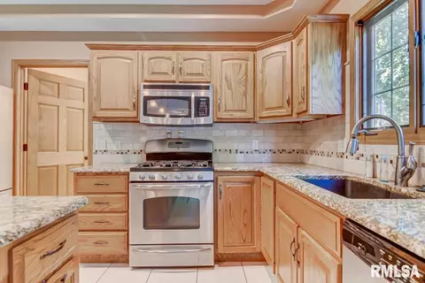 6409 Willow Springs Rd, Springfield, IL 62712 photo 12
