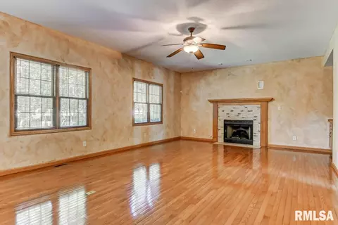 6409 Willow Springs Rd, Springfield, IL 62712 photo 8