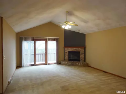 2104 Brook Mill Ct, Springfield, IL 62704 photo 3