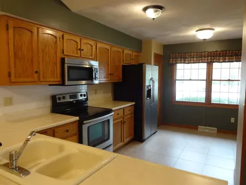 2104 Brook Mill Ct, Springfield, IL 62704 photo 6