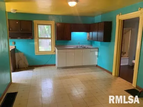 617 N Wesley St, Springfield, IL 62702 photo 4