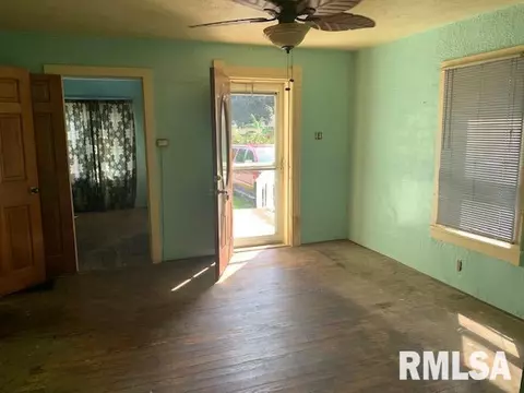 617 N Wesley St, Springfield, IL 62702 photo 2