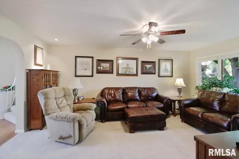 2124 S Lincoln Ave, Springfield, IL 62704 photo 4