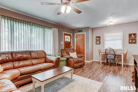 1800 Hood St, Springfield, IL 62703 photo 4