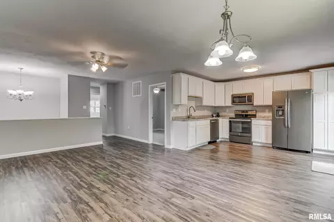 2013 Stockton Dr, Springfield, IL 62703 photo 8