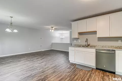 2013 Stockton Dr, Springfield, IL 62703 photo 11