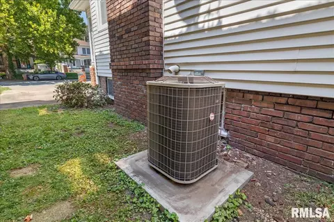 1420 S 4th St, Springfield, IL 62703 photo 34