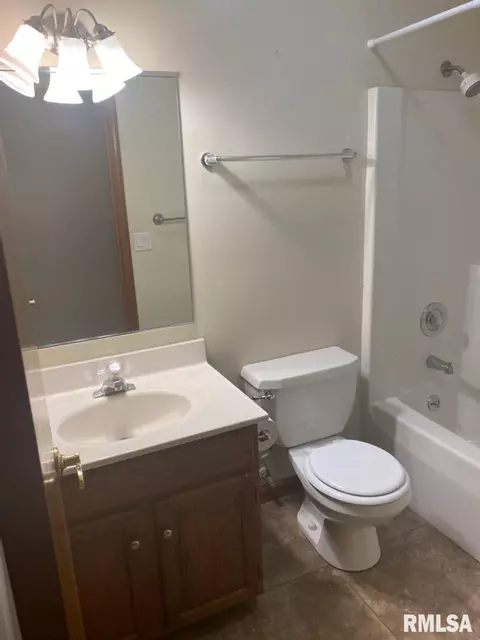 2214 Pond Mill Ct, Springfield, IL 62704 photo 9
