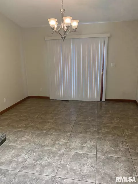 2214 Pond Mill Ct, Springfield, IL 62704 photo 7