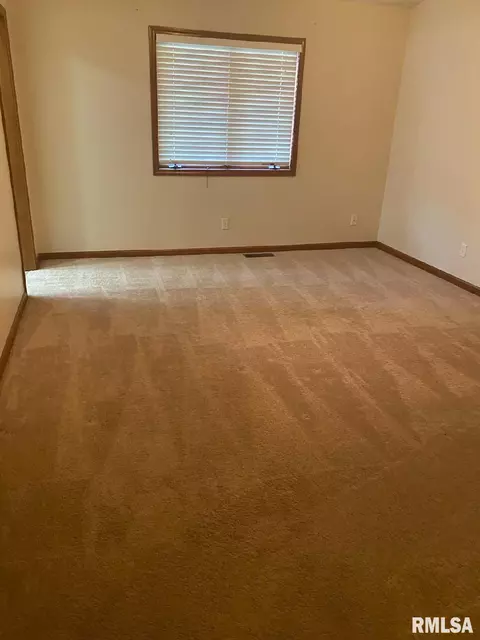 2214 Pond Mill Ct, Springfield, IL 62704 photo 8