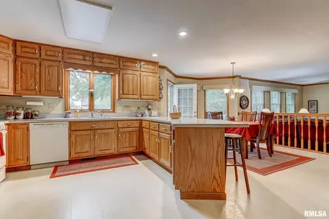 1705 Clearview St, Springfield, IL 62704 photo 9