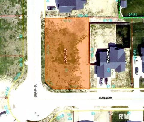 901 White Ash Ln, Williamsville, IL 62693