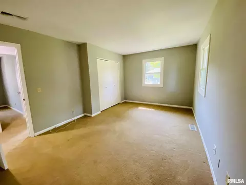 105 Brookview Dr, Abingdon, IL 61410 photo 17