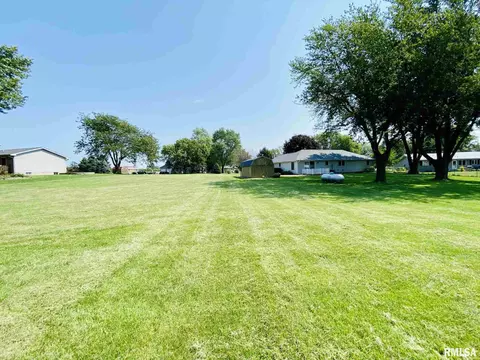 105 Brookview Dr, Abingdon, IL 61410 photo 6