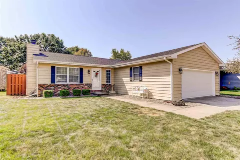 112 Veneto Villa, Springfield, IL 62703 photo 1