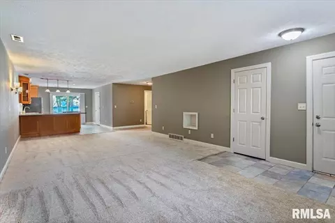 3014 Cameron Dr, Springfield, IL 62704 photo 5