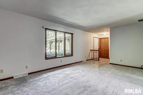 2836 Crown Pt, Springfield, IL 62704 photo 7